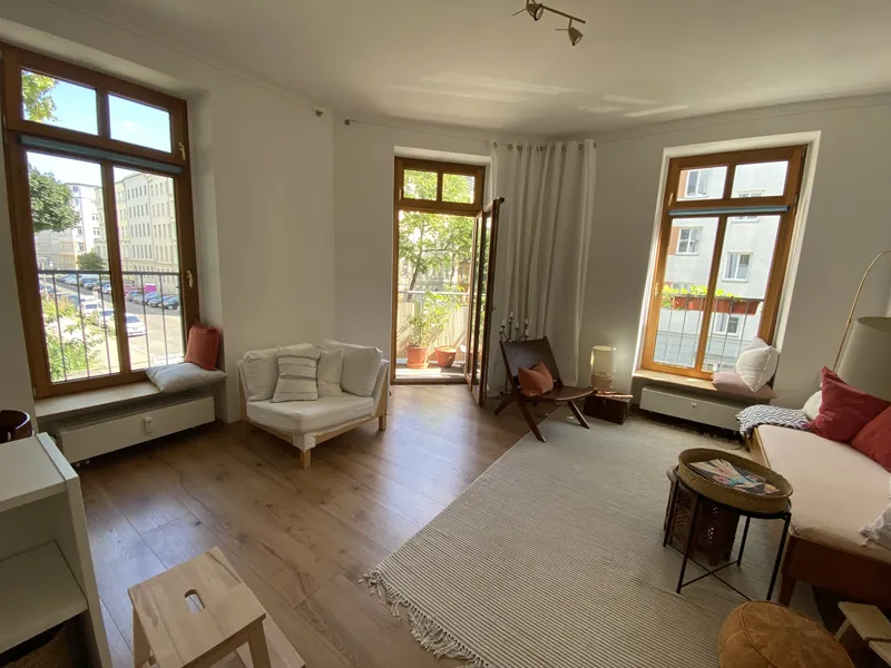 Stilvolle 2-Zimmer-Wohnung mit gehobener Innenausstattung mit Balkon und EBK in BerlinMitte auf Zeit — photo 1